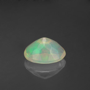 0,80 ctw natürlicher mehrfarbiger Opal, Transparent, Transparent / Lichtdurchlässig