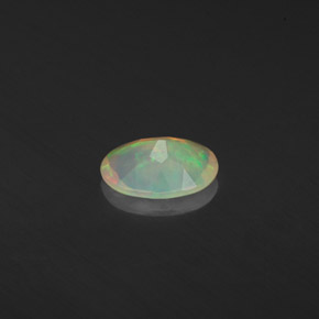 0,37 ctw natürlicher mehrfarbiger Opal, Transparent, Transparent / Lichtdurchlässig