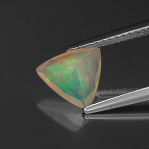 0,82 ctw natürlicher mehrfarbiger Opal, Transparent, Transparent / Lichtdurchlässig