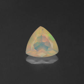0,65 ctw natürlicher mehrfarbiger Opal, Transparent, Transparent / Lichtdurchlässig