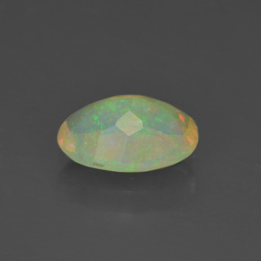 0,88 ctw natürlicher mehrfarbiger Opal, Oval Schliff, Transparent