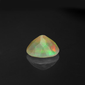 0,85 ctw natürlicher mehrfarbiger Opal, Transparent, Transparent / Lichtdurchlässig