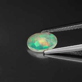 0,57 ctw natürlicher mehrfarbiger Opal, Transparent, Transparent / Lichtdurchlässig