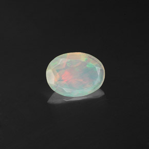 0,58 ctw natürlicher mehrfarbiger Opal, Transparent, Transparent / Lichtdurchlässig