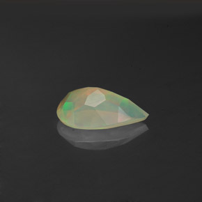 0,82 ctw natürlicher mehrfarbiger Opal, Transparent, Transparent / Lichtdurchlässig