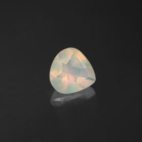 0,61 ctw natürlicher mehrfarbiger Opal, Transparent, Transparent / Lichtdurchlässig