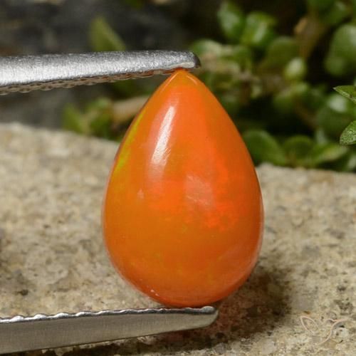 0.91ct Natürlicher rötlich-orange Opal, Birnenform, Lichtdurchlässig