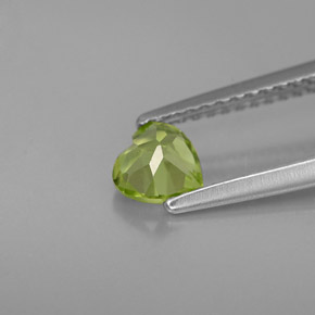 0,56 ctw natürlicher grüner Peridot, Herzform, VS