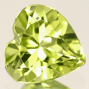 0,50 ctw natürlicher grüner Peridot, Herzform, VVS-VS
