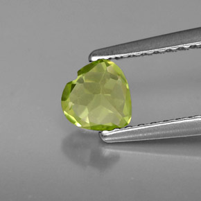 0,57 ctw natürlicher grüner Peridot, Herzform, VS