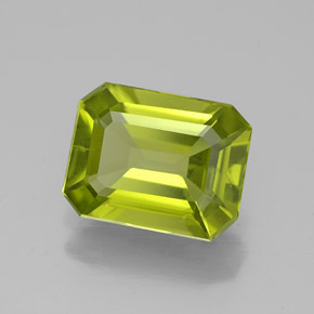 1,92 ctw natürlicher grüner Peridot, Smaragdschliff, VS