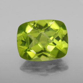 2,96 ctw natürlicher grüner Peridot, Kissenschliff, VS
