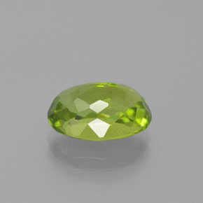 5,47 ctw natürlicher grüner Peridot, Oval Schliff, VS