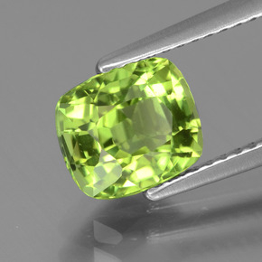 2,10 ctw natürlicher grüner Peridot, Kissenschliff, VS