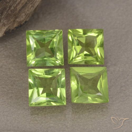2.67ctw Natürlicher Lebendiges grün Peridot, Quadrat, VS