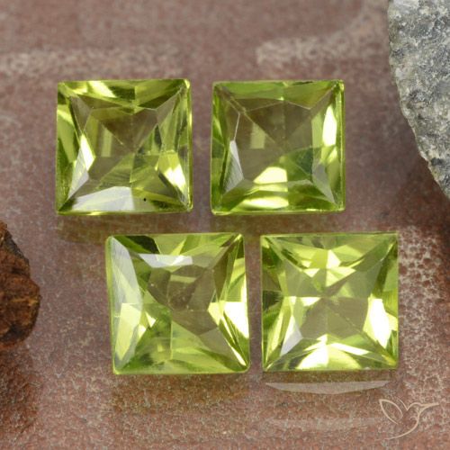 2.85ctw Natürlicher Mittelgrün Peridot, Quadrat, VS
