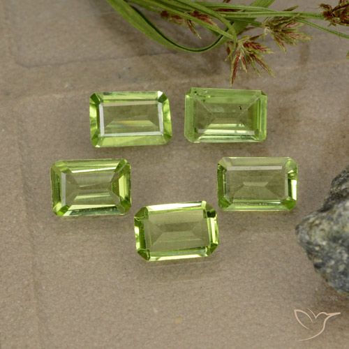 2.02ctw Natürlicher Leichtes lebendiges Grün Peridot, Smaragdschliff, VVS-VS
