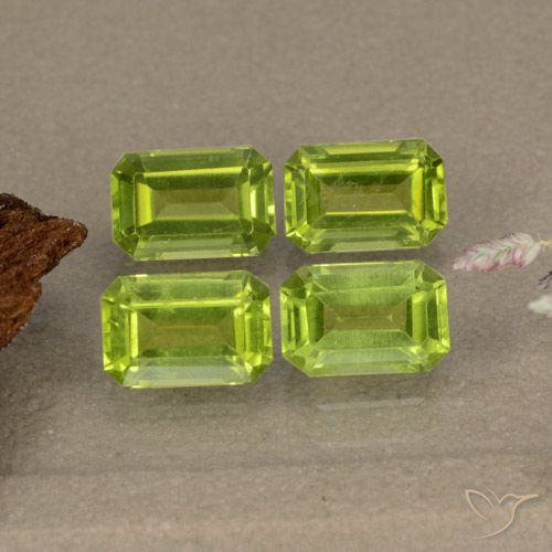 2.54ctw Natürlicher Lebendiges grün Peridot, Smaragdschliff, VVS-VS
