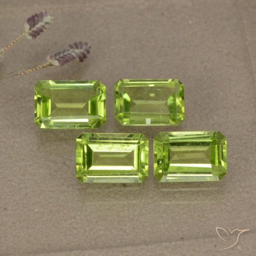 2.68ctw Natürlicher Lebendiges grün Peridot, Smaragdschliff, VVS-VS