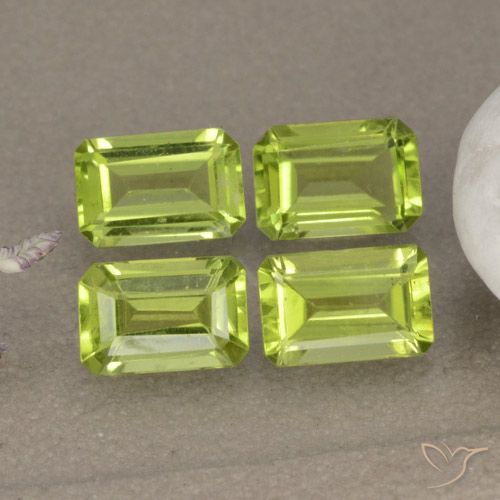2.38ctw Natürlicher Lebendiges Gelbgrün Peridot, Smaragdschliff, VVS-VS