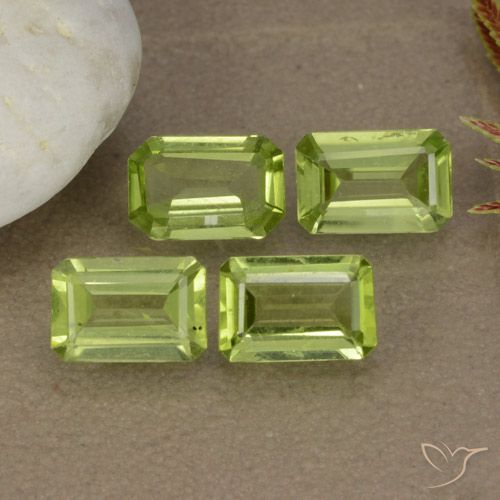 1.89ctw Natürlicher Mittelgrün Peridot, Smaragdschliff, VVS-VS