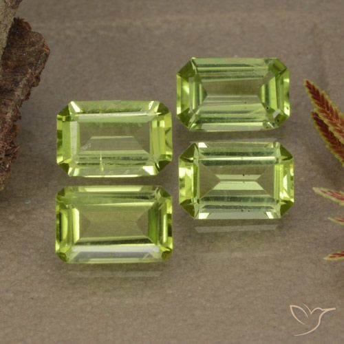2.03ctw Natürlicher Lebendiges grün Peridot, Smaragdschliff, VVS-VS