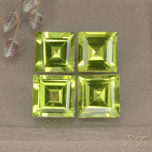 4.33ctw Natürlicher Mittelgrün Peridot, Quadrat, VVS-VS
