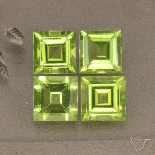 4.34ctw Natürlicher gelblich-grün Peridot, Quadrat, VVS-VS