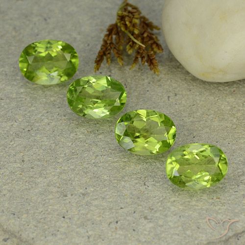 5.43ctw Natürlicher Mittelgrün Peridot, Oval, VS