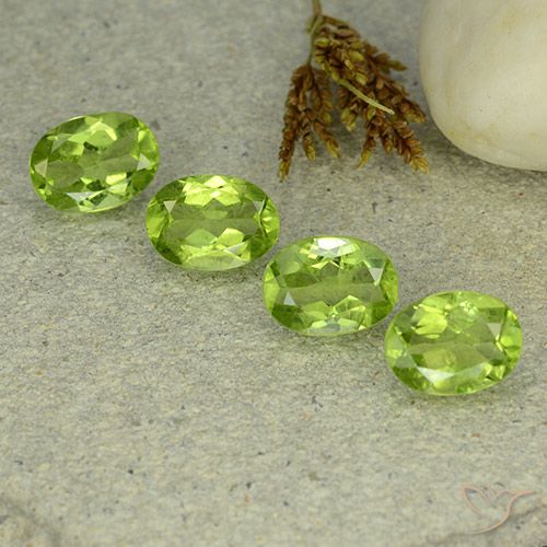 5.23ctw Natürlicher Mittelgrün Peridot, Oval, VS