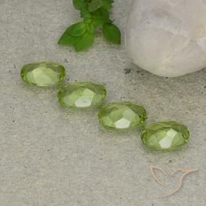 4.40 ct natürliche Leichtes lebendiges Grün Peridot-Edelsteine, Oval, VS