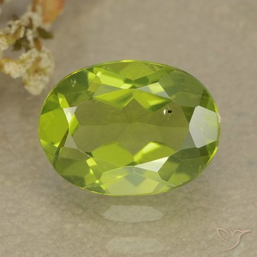 1.37ct Natürlicher Mittelgrün Peridot, Oval, VS