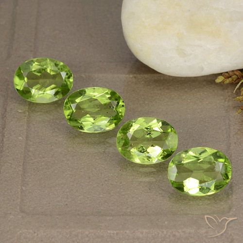 5.07ctw Natürlicher Lebendiges grün Peridot, Oval, VS