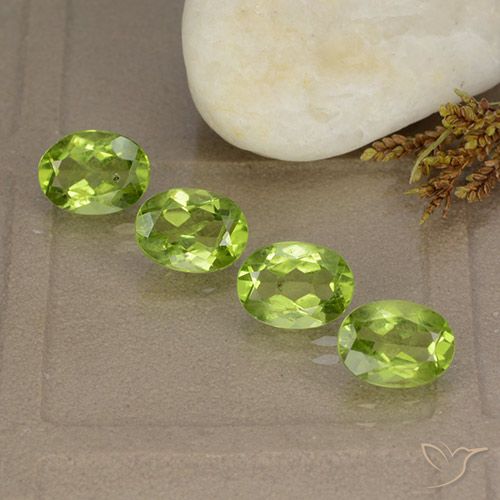 5.50ctw Natürlicher Lebendiges grün Peridot, Oval, VS