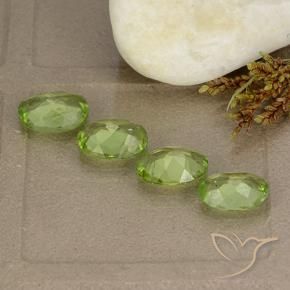 4.15 ct natürliche Leichtes lebendiges Grün Peridot-Edelsteine, Oval, VS