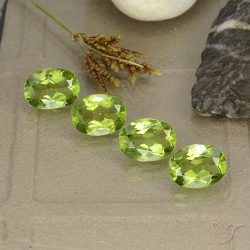 5.38ctw Natürlicher Lebendiges grün Peridot, Oval, VS