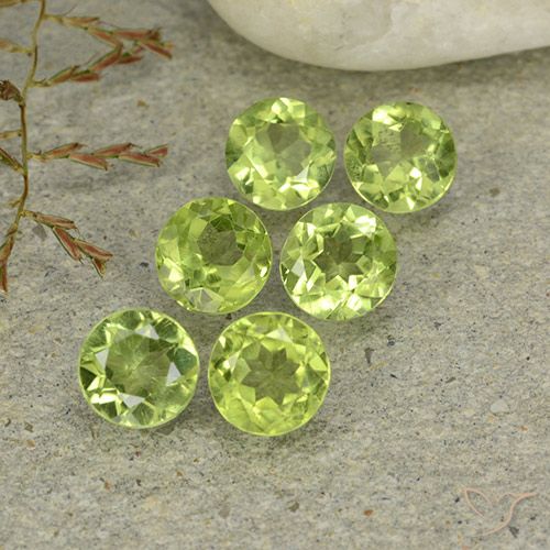 2.70ctw Natürlicher Lebendiges Gelbgrün Peridot, Runden, VVS-VS