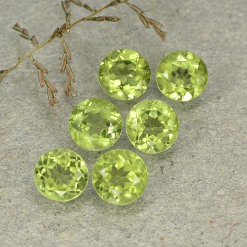 2.85ctw Natürlicher Mittelgrün Peridot, Runden, VVS-VS