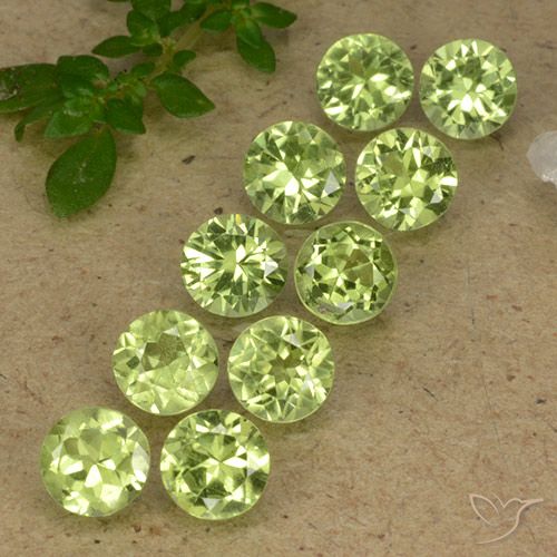 4.19ctw Natürlicher Leichtes lebendiges Grün Peridot, Runden, VVS-VS