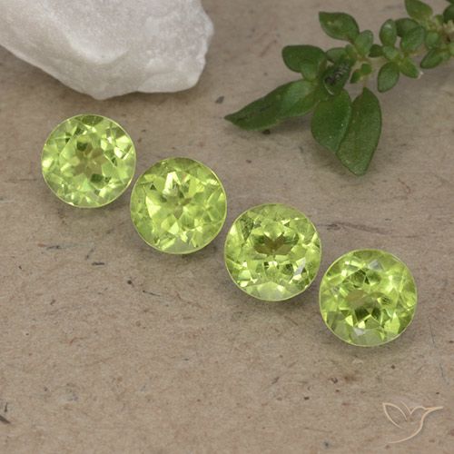 2.13ctw Natürlicher Leichtes lebendiges Grün Peridot, Runden, VVS-VS