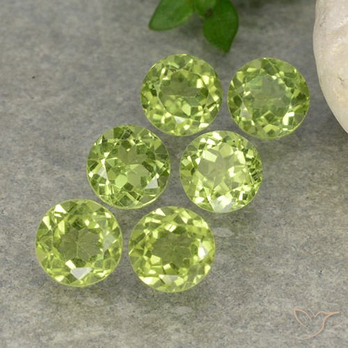 2.61ctw Natürlicher Leichtes lebendiges Grün Peridot, Runden, VVS-VS