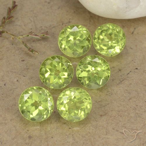 2.71ctw Natürlicher Leichtes lebendiges Grün Peridot, Runden, VVS-VS