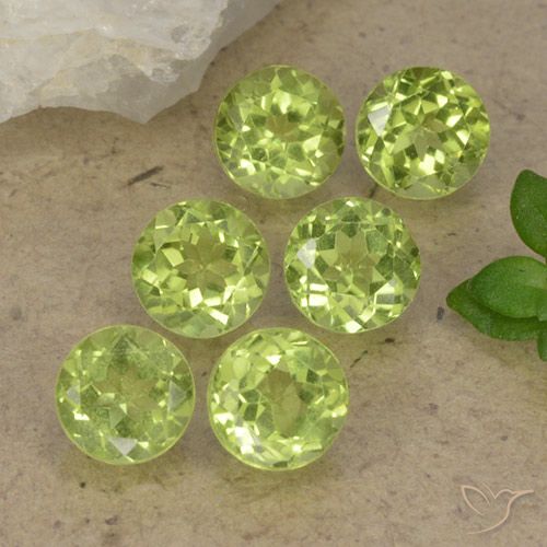 2.65ctw Natürlicher Leichtes lebendiges Grün Peridot, Runden, VVS-VS