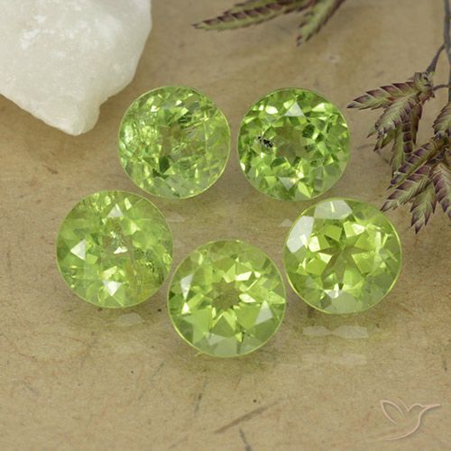 4.77ctw Natürlicher Leichtes lebendiges Grün Peridot, Runden, VS