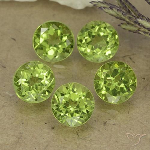 4.29ctw Natürlicher Leichtes lebendiges Grün Peridot, Runden, VS