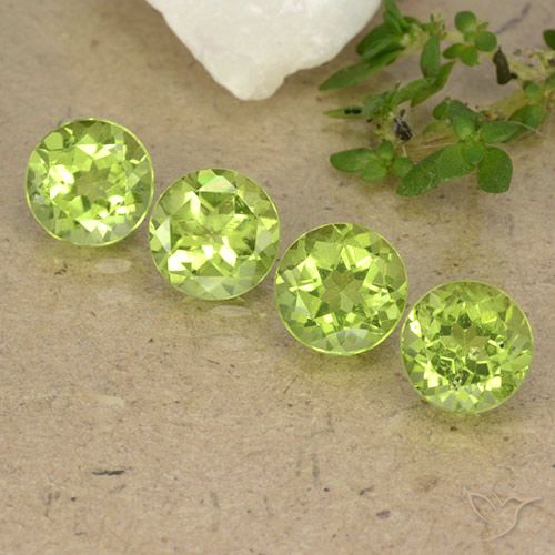 3.58ctw Natürlicher Leichtes lebendiges Grün Peridot, Runden, VS