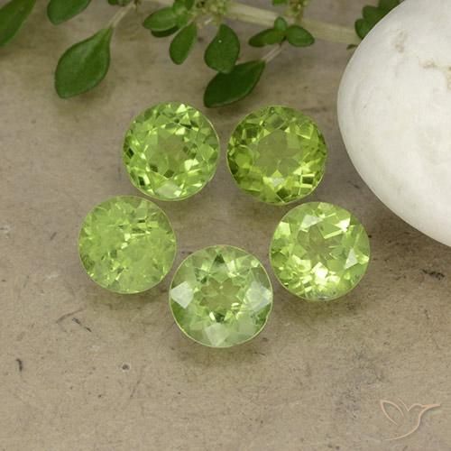 4.18ctw Natürlicher Leichtes lebendiges Grün Peridot, Runden, VS
