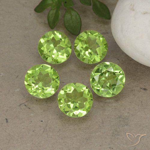 3.92ctw Natürlicher Leichtes lebendiges Grün Peridot, Runden, VS