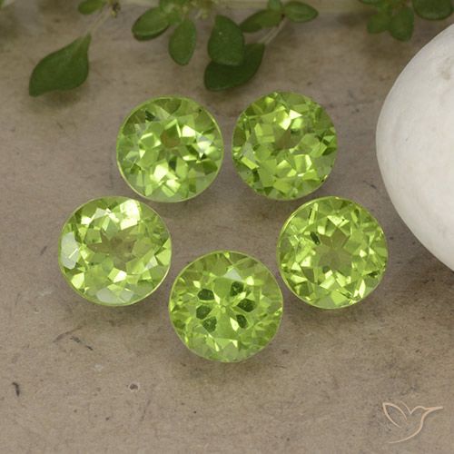4.19ctw Natürlicher Leichtes lebendiges Grün Peridot, Runden, VS