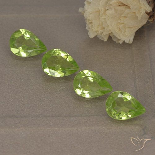 2.61ctw Natürlicher Leichtes lebendiges Grün Peridot, Birnenform, VVS-VS